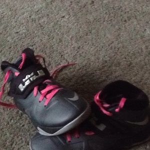 Lebron James shoes kids size 5.5